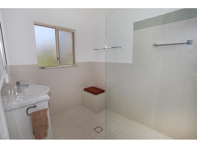 42 Emerald Drive, Southside QLD 4570