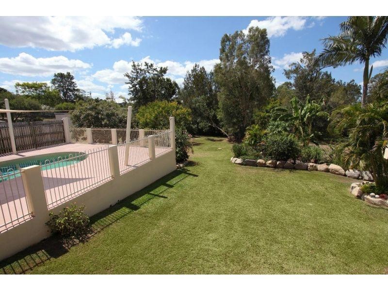 42 Emerald Drive, Southside QLD 4570