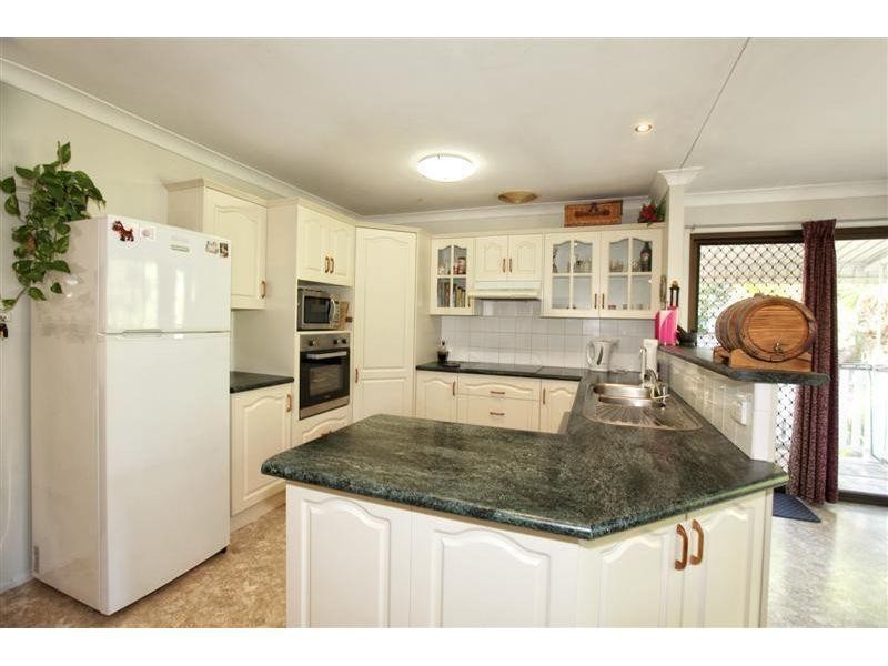 4 Dowling Road, Monkland QLD 4570
