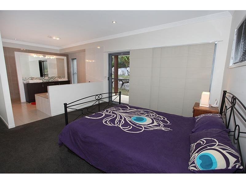 5 Gardenia Court, Southside QLD 4570