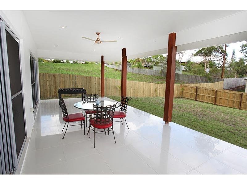 5 Gardenia Court, Southside QLD 4570