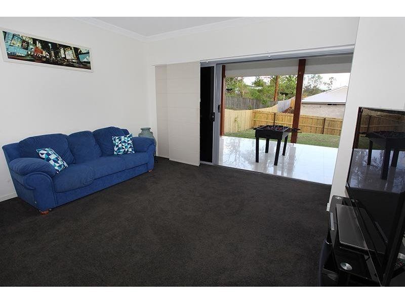 5 Gardenia Court, Southside QLD 4570