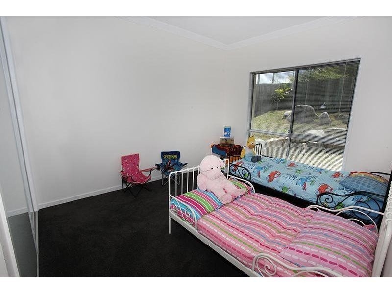 5 Gardenia Court, Southside QLD 4570