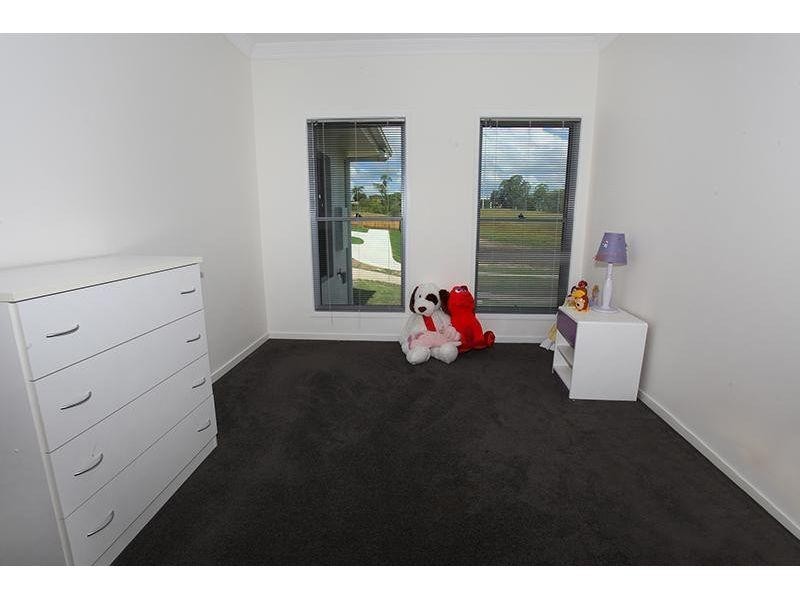 5 Gardenia Court, Southside QLD 4570