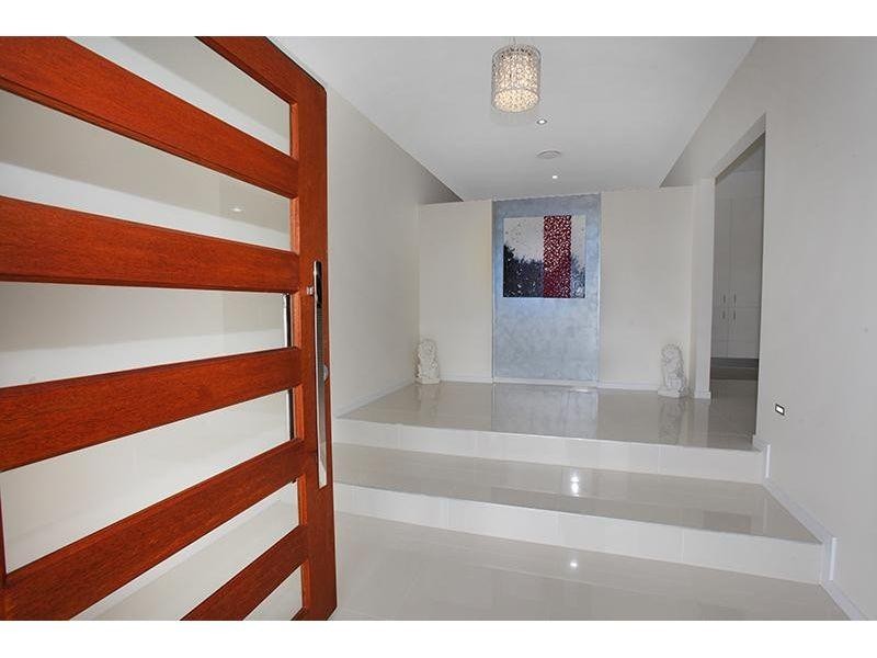 5 Gardenia Court, Southside QLD 4570