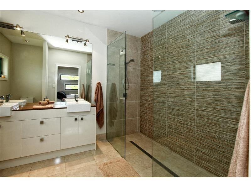 15 Edinburgh Court, East Deep Creek QLD 4570