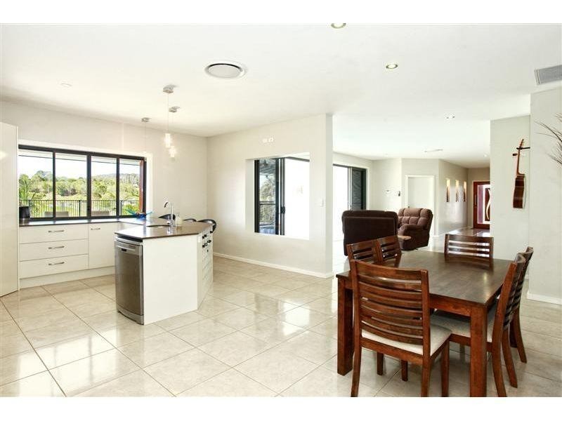 15 Edinburgh Court, East Deep Creek QLD 4570