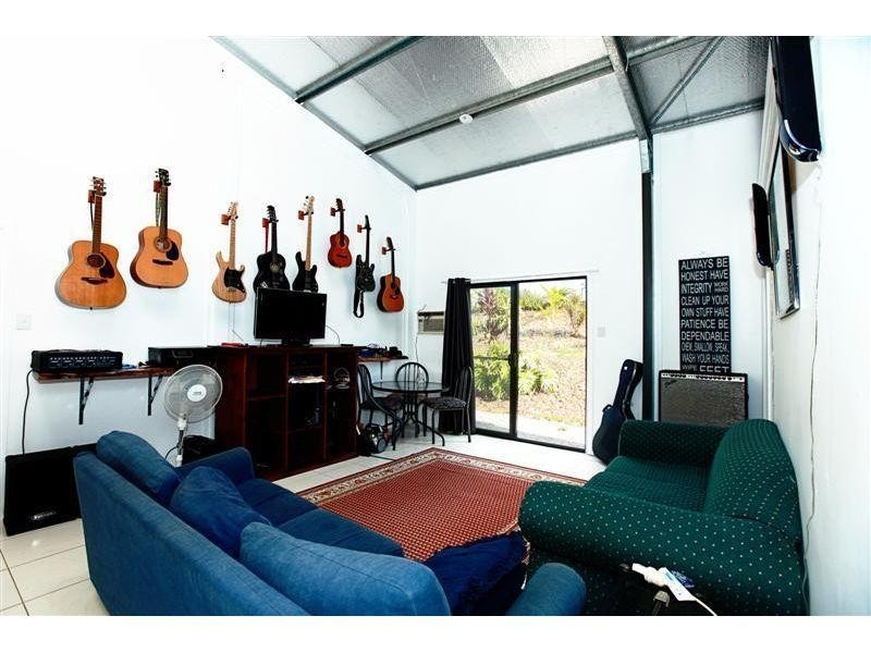 15 Edinburgh Court, East Deep Creek QLD 4570