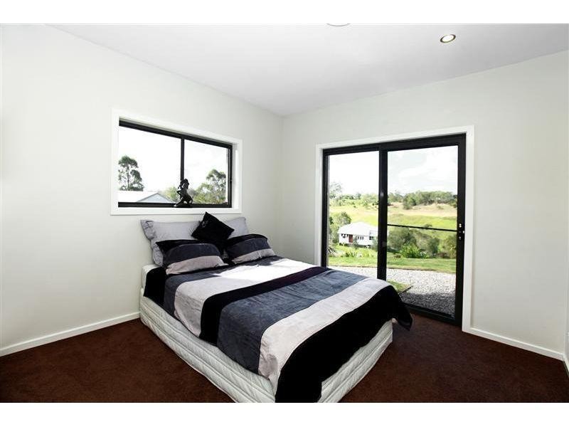 15 Edinburgh Court, East Deep Creek QLD 4570