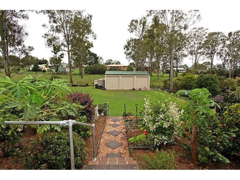 5 Oxford Court, Southside QLD 4570