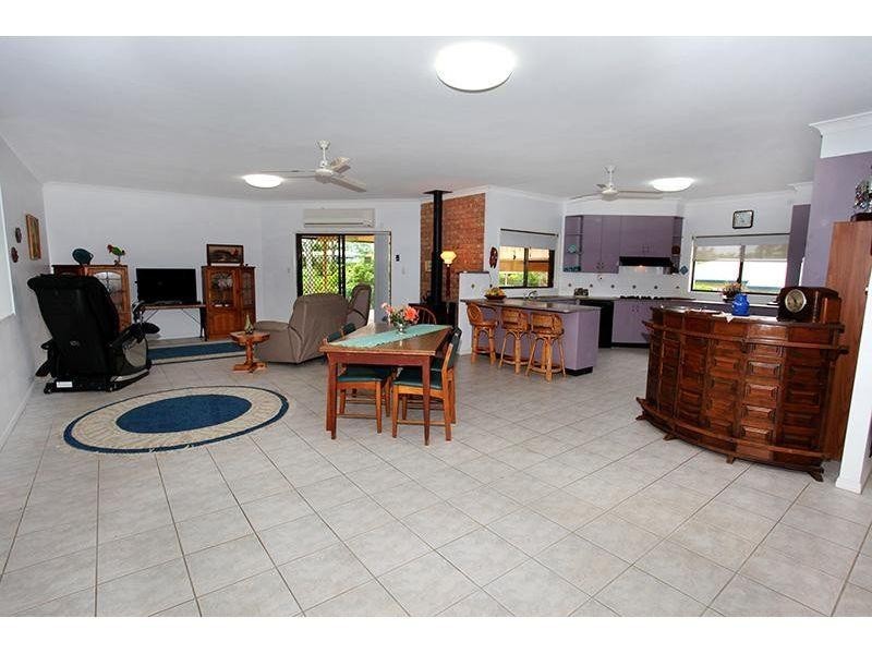 5 Oxford Court, Southside QLD 4570