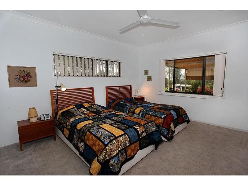 5 Oxford Court, Southside QLD 4570