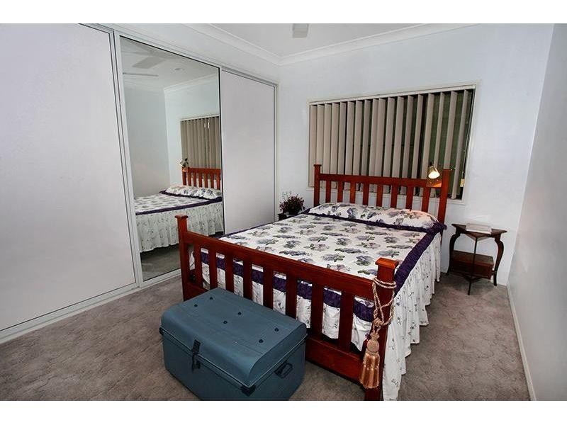 5 Oxford Court, Southside QLD 4570