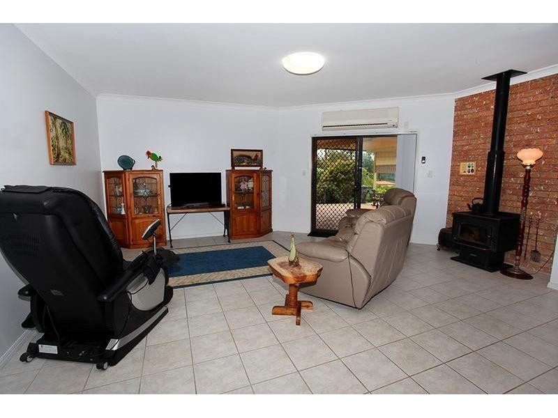 5 Oxford Court, Southside QLD 4570