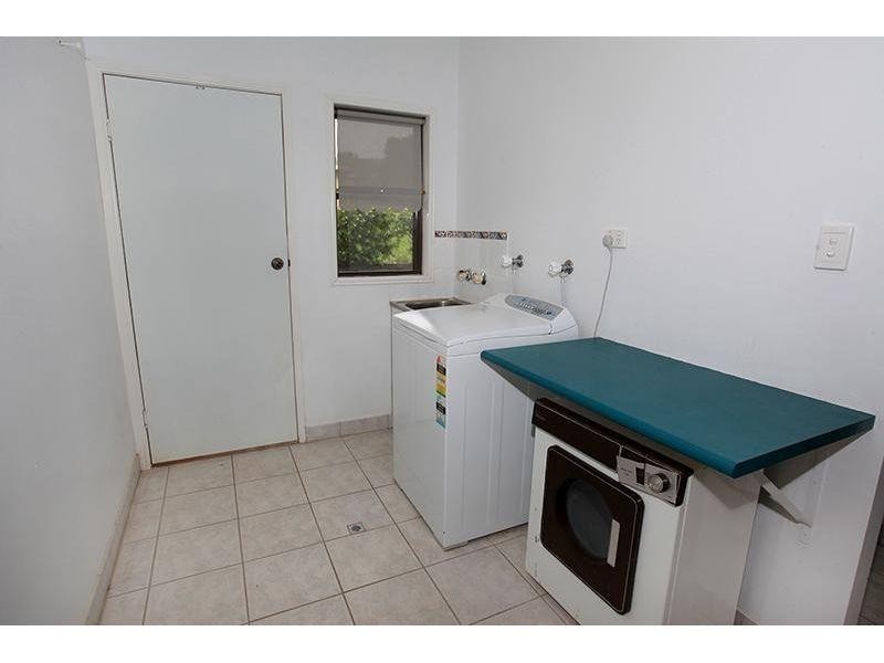 5 Oxford Court, Southside QLD 4570