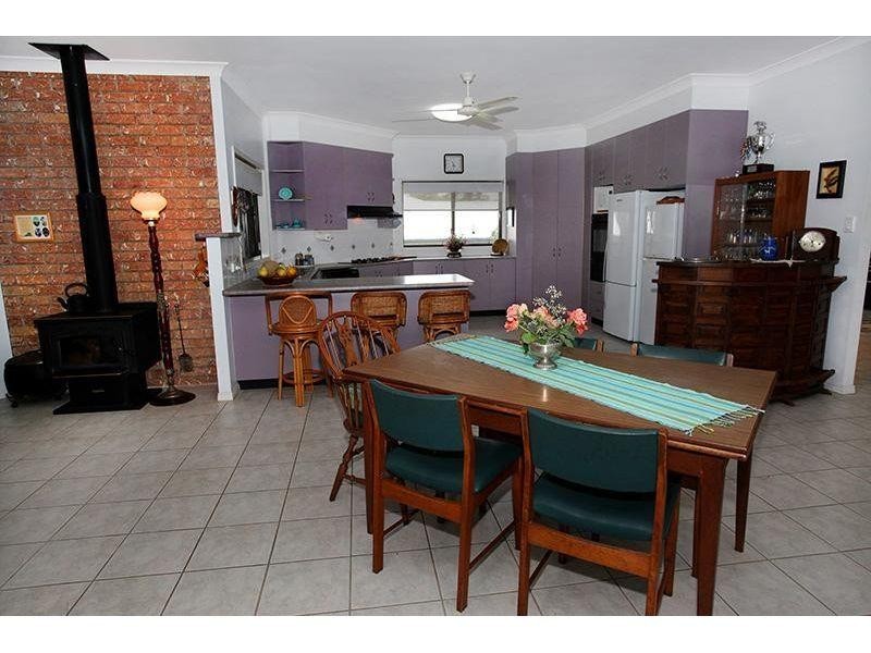 5 Oxford Court, Southside QLD 4570