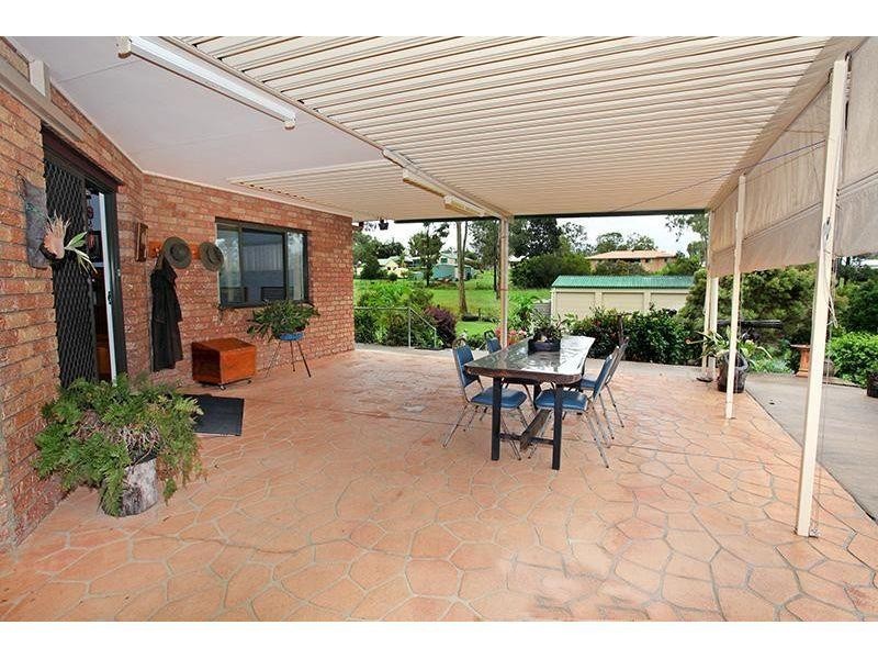 5 Oxford Court, Southside QLD 4570