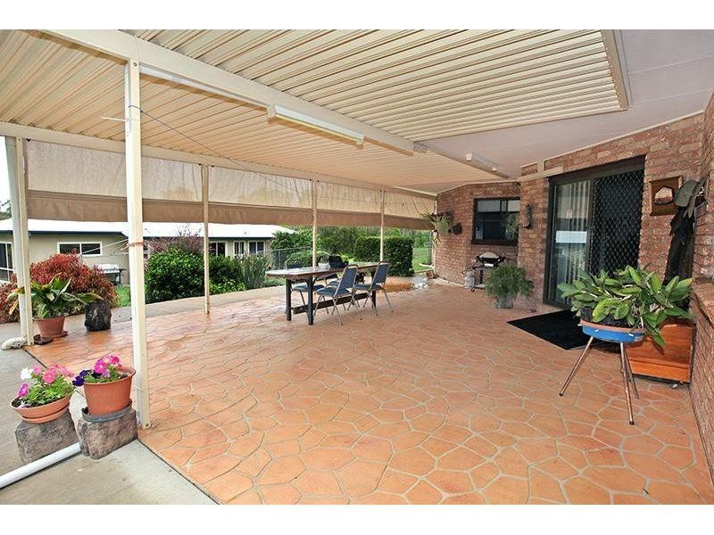 5 Oxford Court, Southside QLD 4570