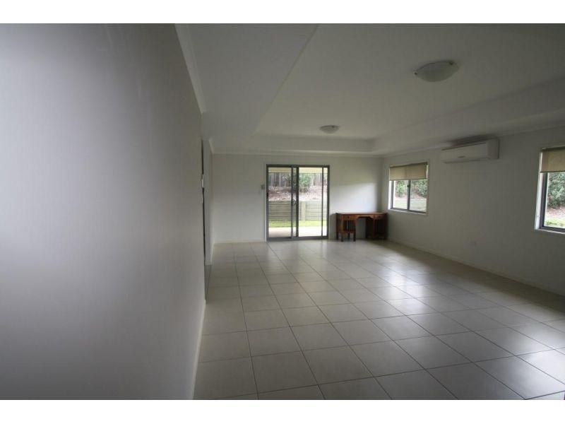 12 Eagle Hawk Drive, Southside QLD 4570