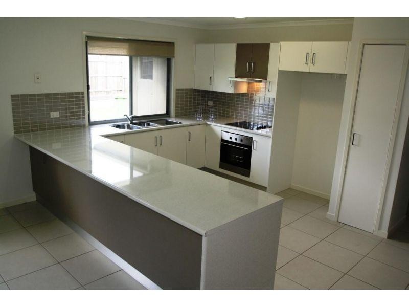 12 Eagle Hawk Drive, Southside QLD 4570