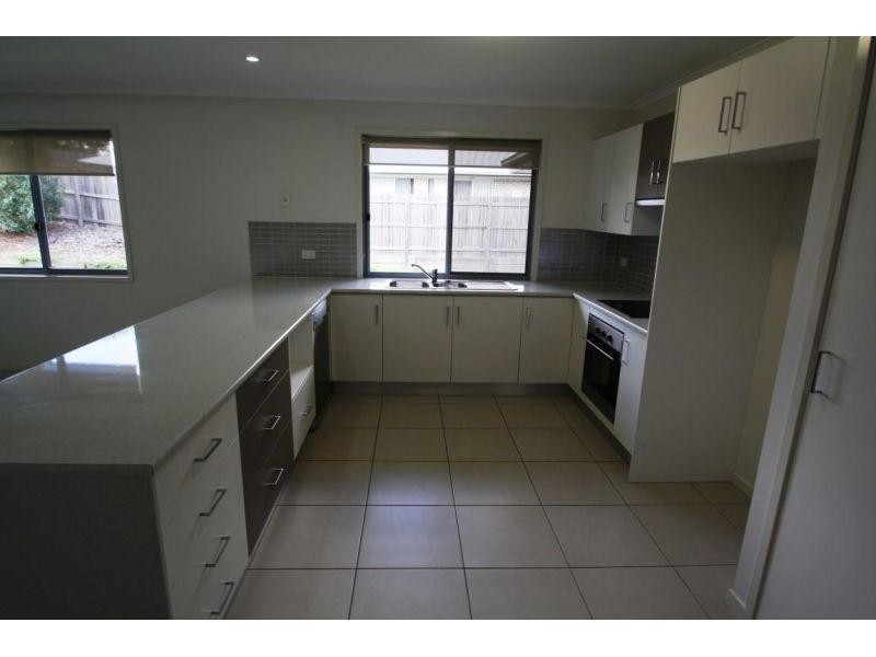 12 Eagle Hawk Drive, Southside QLD 4570