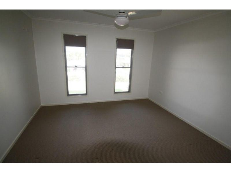 12 Eagle Hawk Drive, Southside QLD 4570