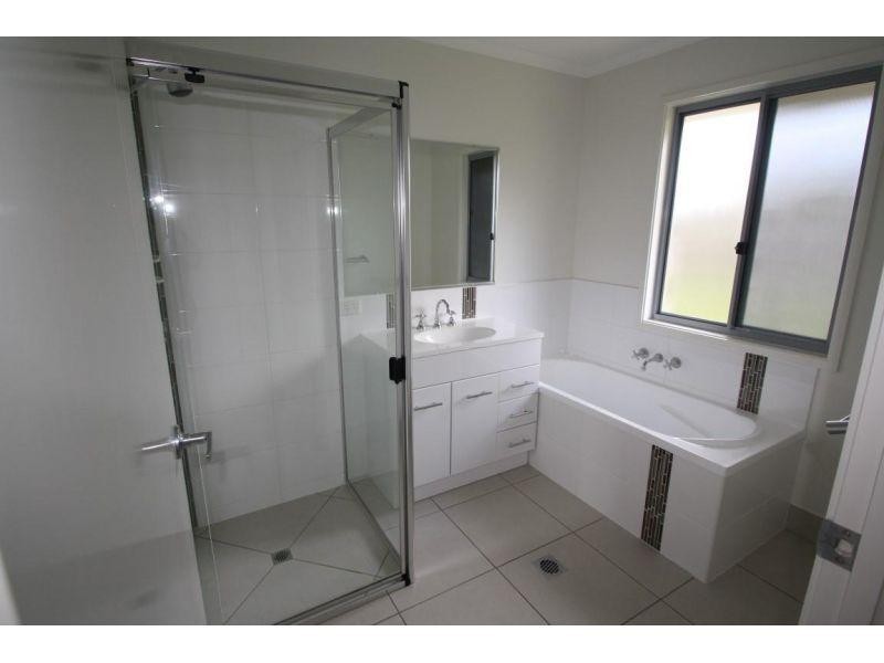 12 Eagle Hawk Drive, Southside QLD 4570