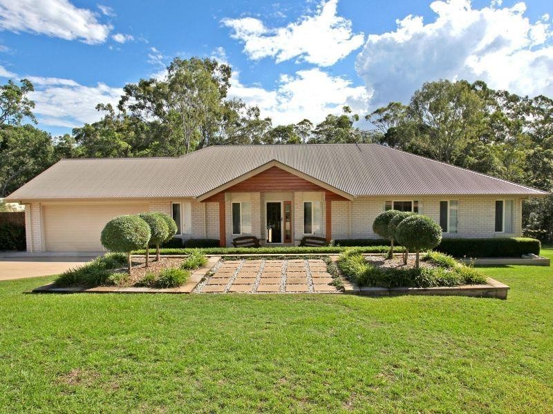 11 Topaz Court, Southside QLD 4570