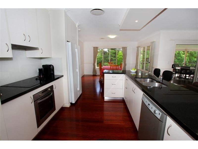 11 Topaz Court, Southside QLD 4570