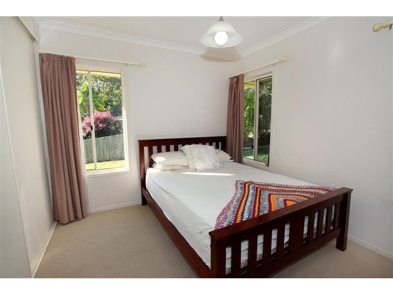 11 Topaz Court, Southside QLD 4570