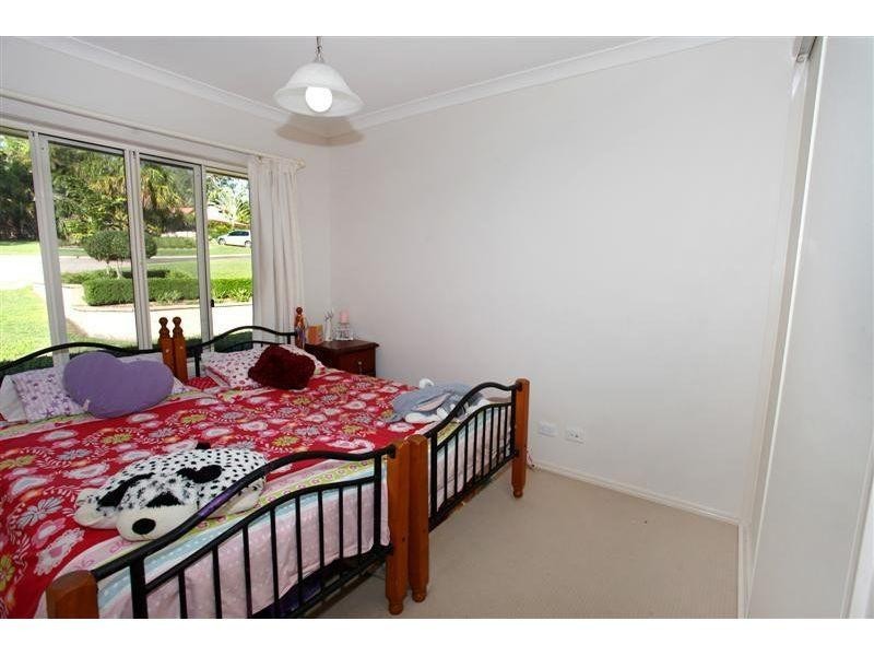 11 Topaz Court, Southside QLD 4570