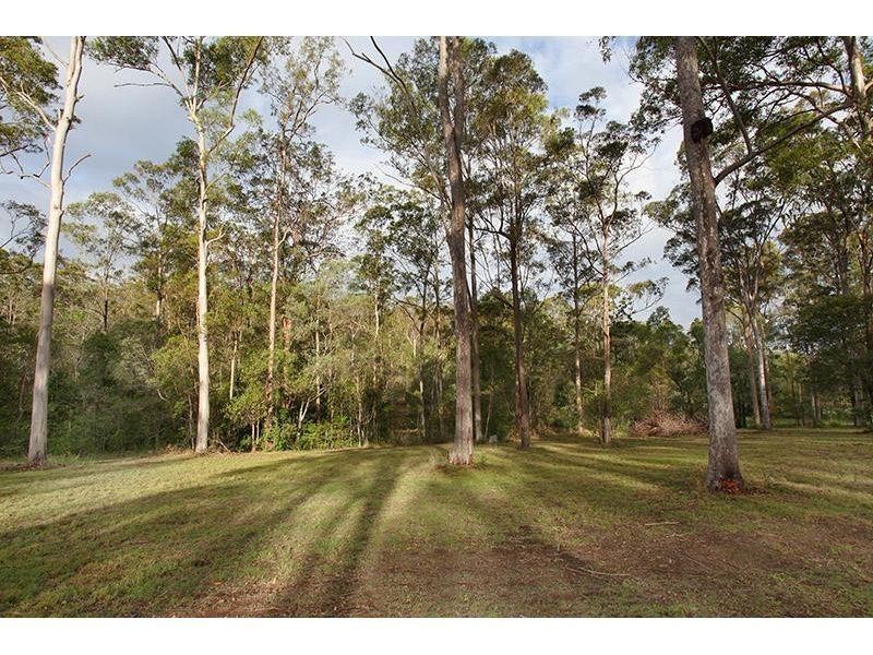 15 Van Doren Road, Southside QLD 4570