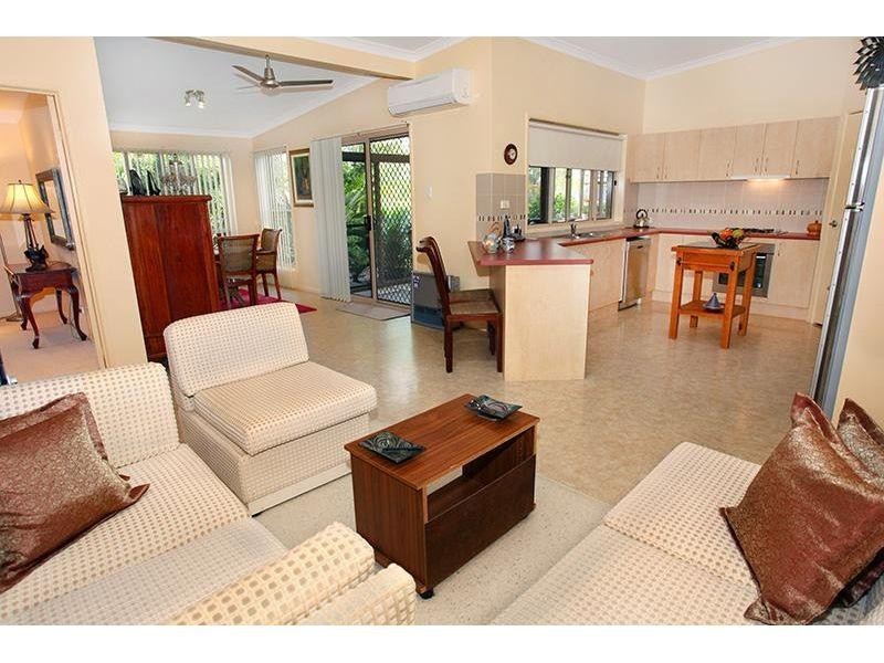 7 Suncrest Court, Southside QLD 4570
