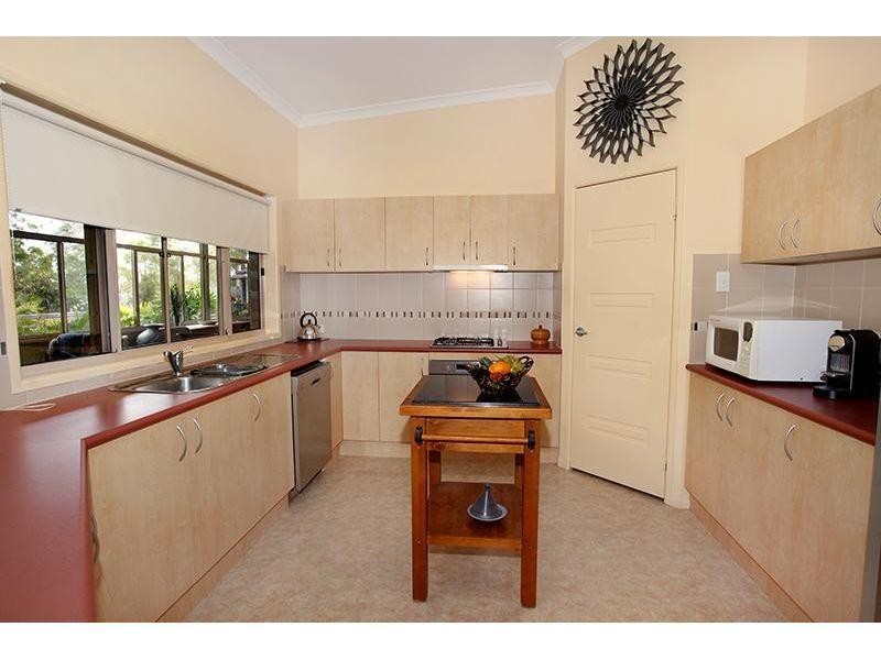 7 Suncrest Court, Southside QLD 4570