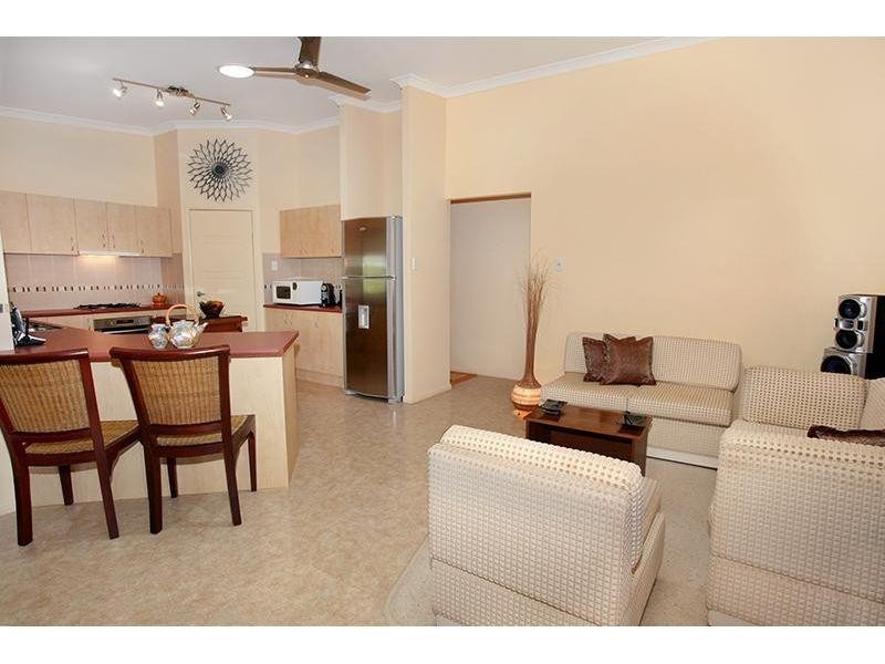 7 Suncrest Court, Southside QLD 4570