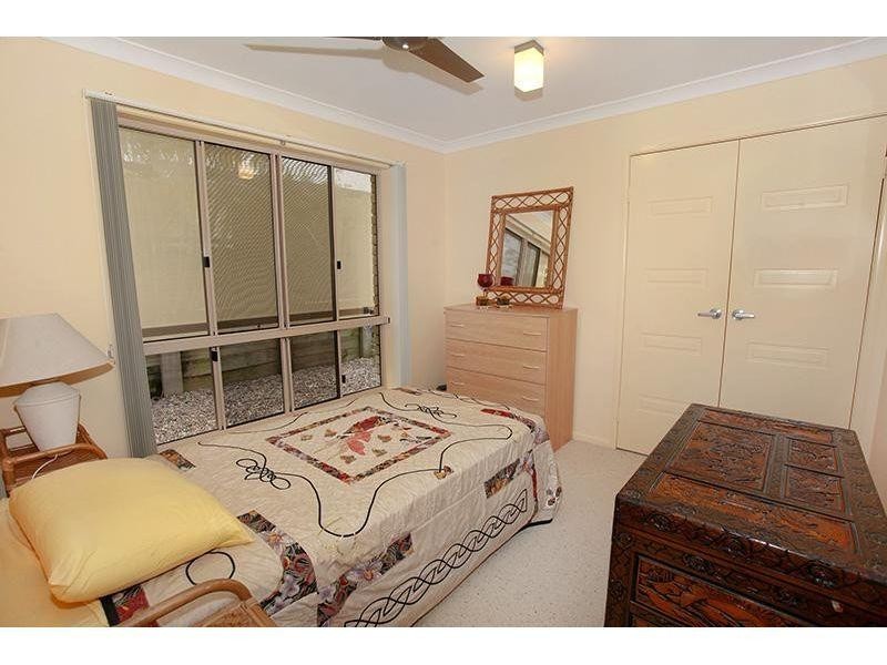 7 Suncrest Court, Southside QLD 4570