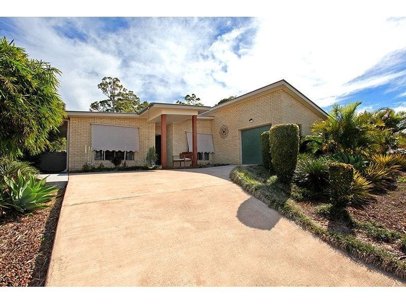 7 Suncrest Court, Southside QLD 4570