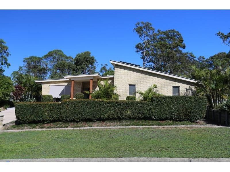 7 Suncrest Court, Southside QLD 4570