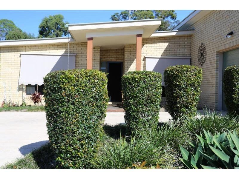 7 Suncrest Court, Southside QLD 4570