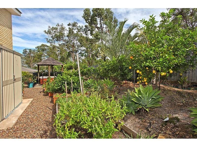 7 Suncrest Court, Southside QLD 4570