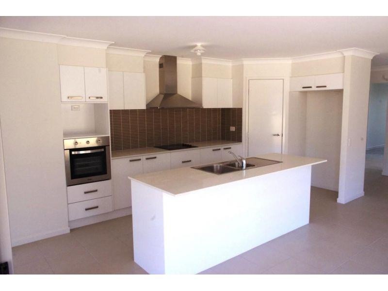 14 Principal Place, Jones Hill QLD 4570