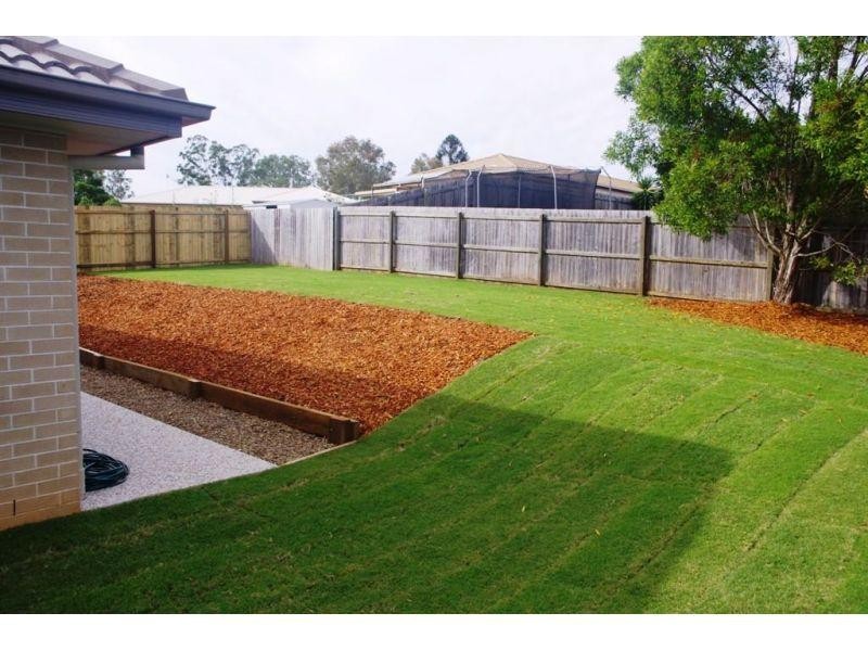 14 Principal Place, Jones Hill QLD 4570