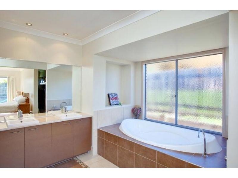 83  Gympie View Drive, Southside QLD 4570