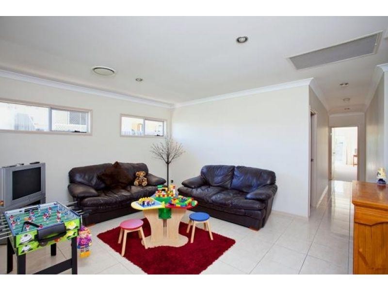 83  Gympie View Drive, Southside QLD 4570