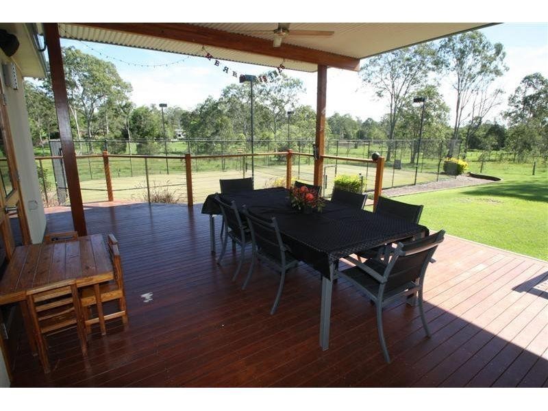 9 Koala Court, Southside QLD 4570