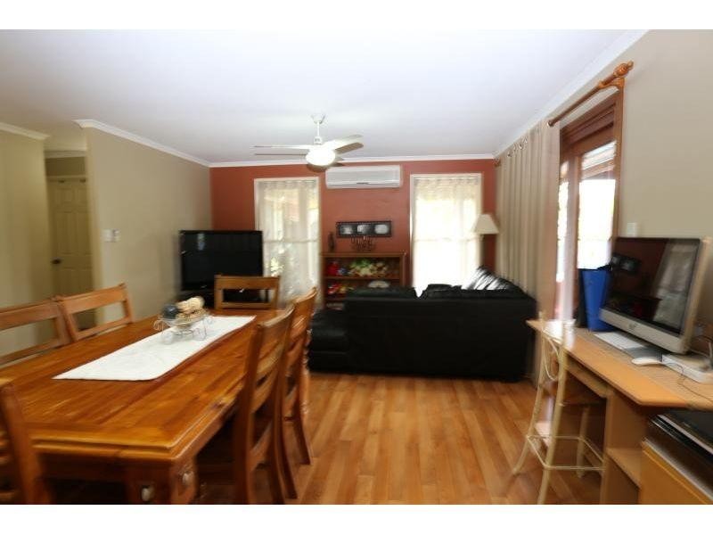 11 Oxford Ct, Southside QLD 4570