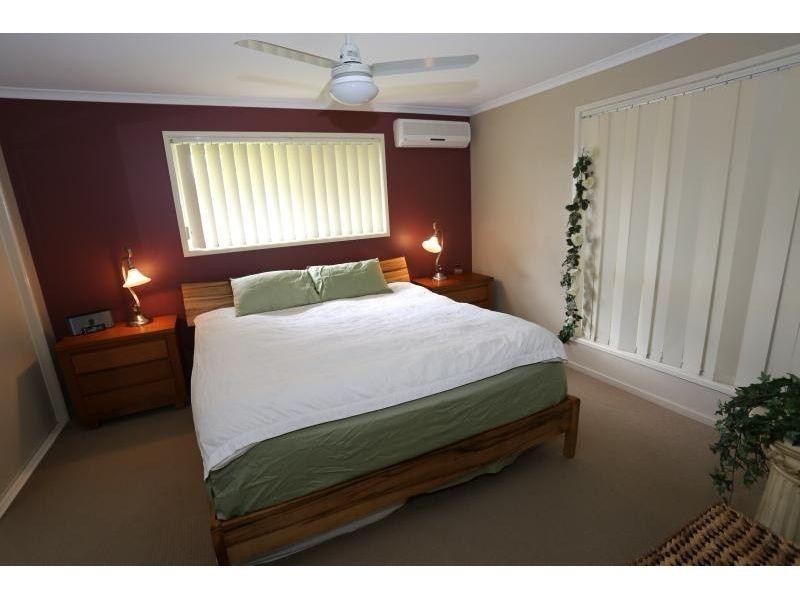 11 Oxford Ct, Southside QLD 4570