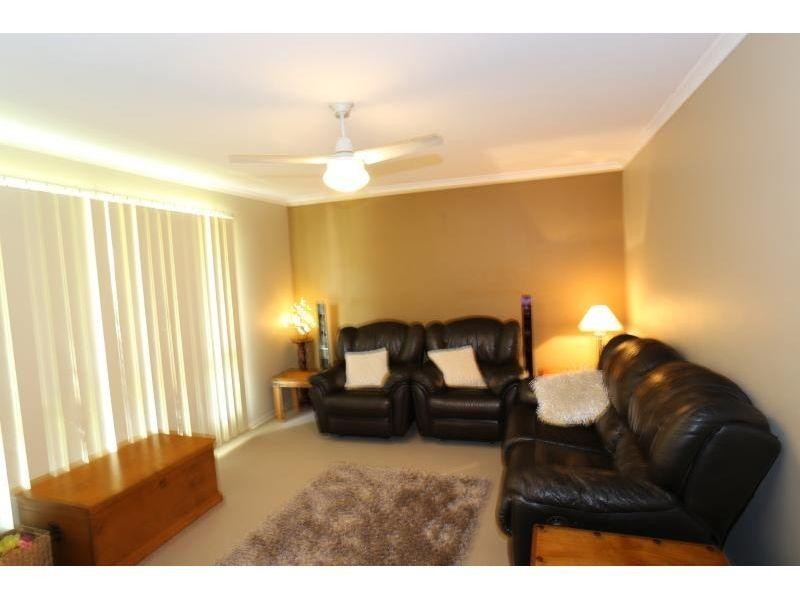 11 Oxford Ct, Southside QLD 4570