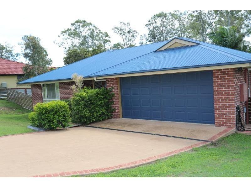 11 Oxford Ct, Southside QLD 4570