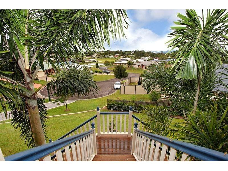 3 Oxley Court, Southside QLD 4570